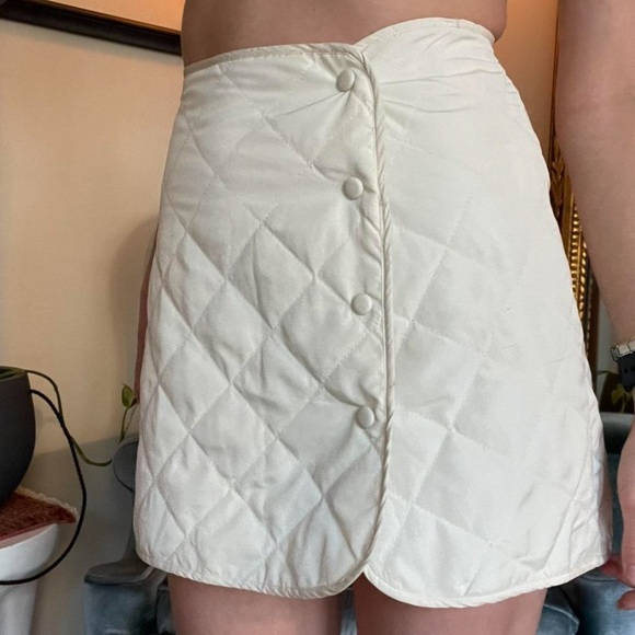 Cream Puffer Skirt - Picture 5 of 5